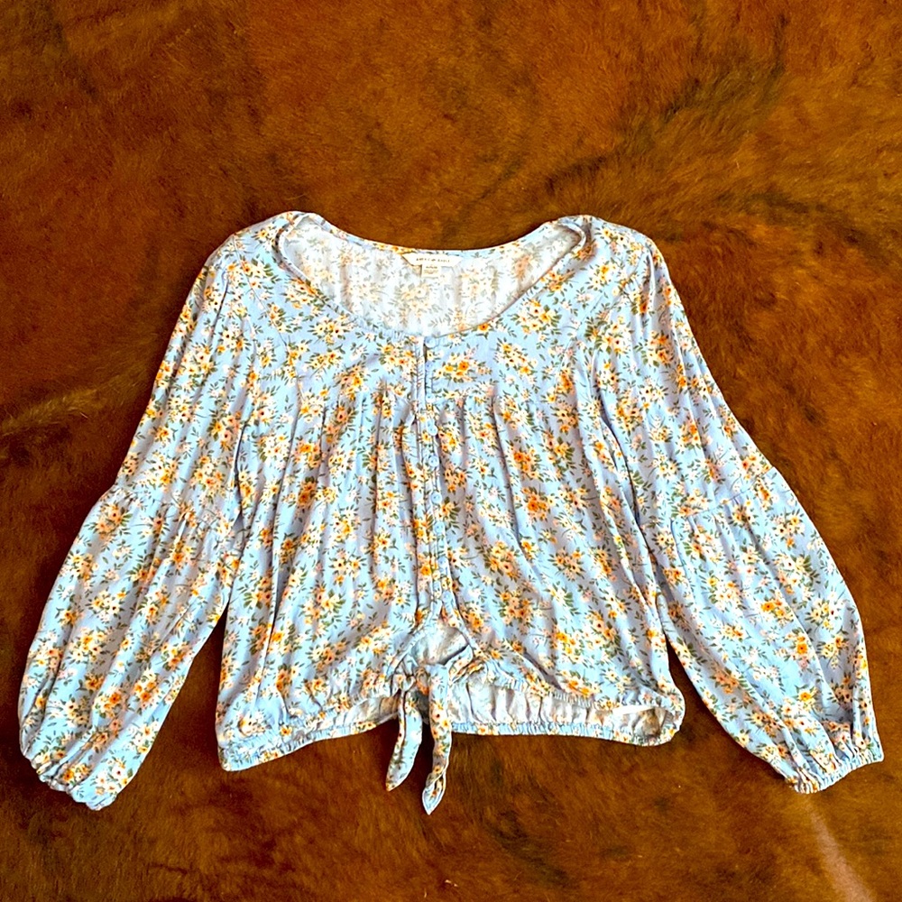 Cute light blue American Eagle floral top with tie